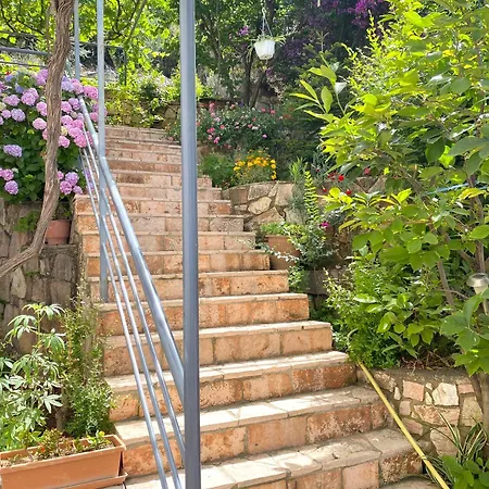 아파트 Erika's House